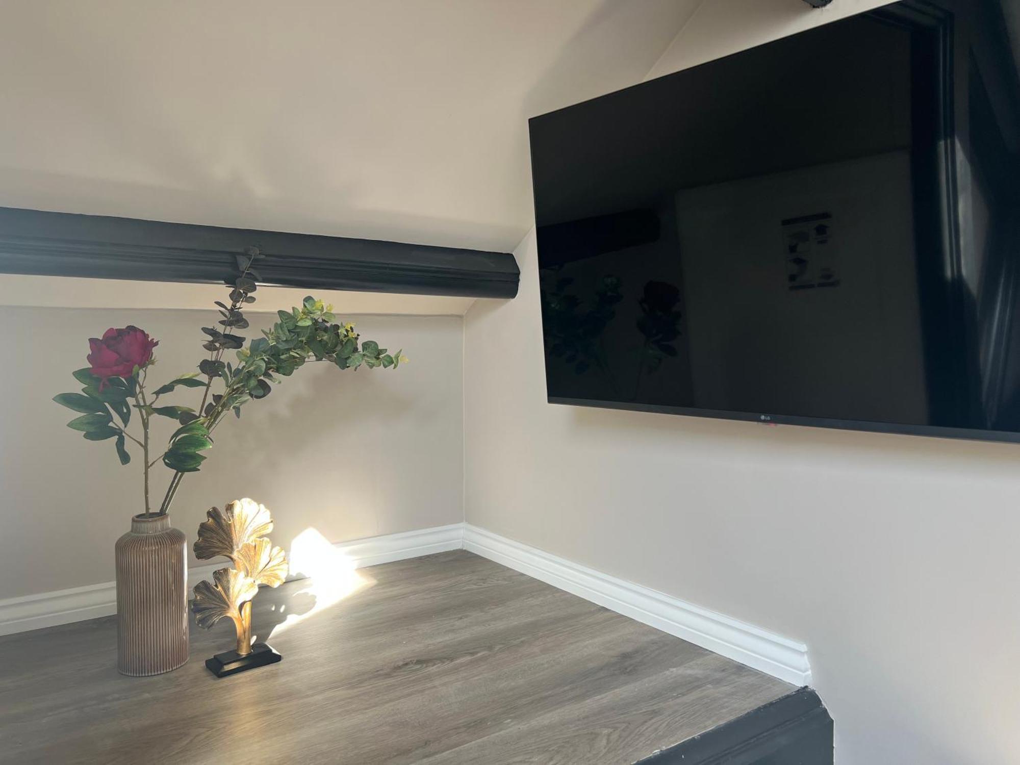 Apartment On The Avenue 4 *