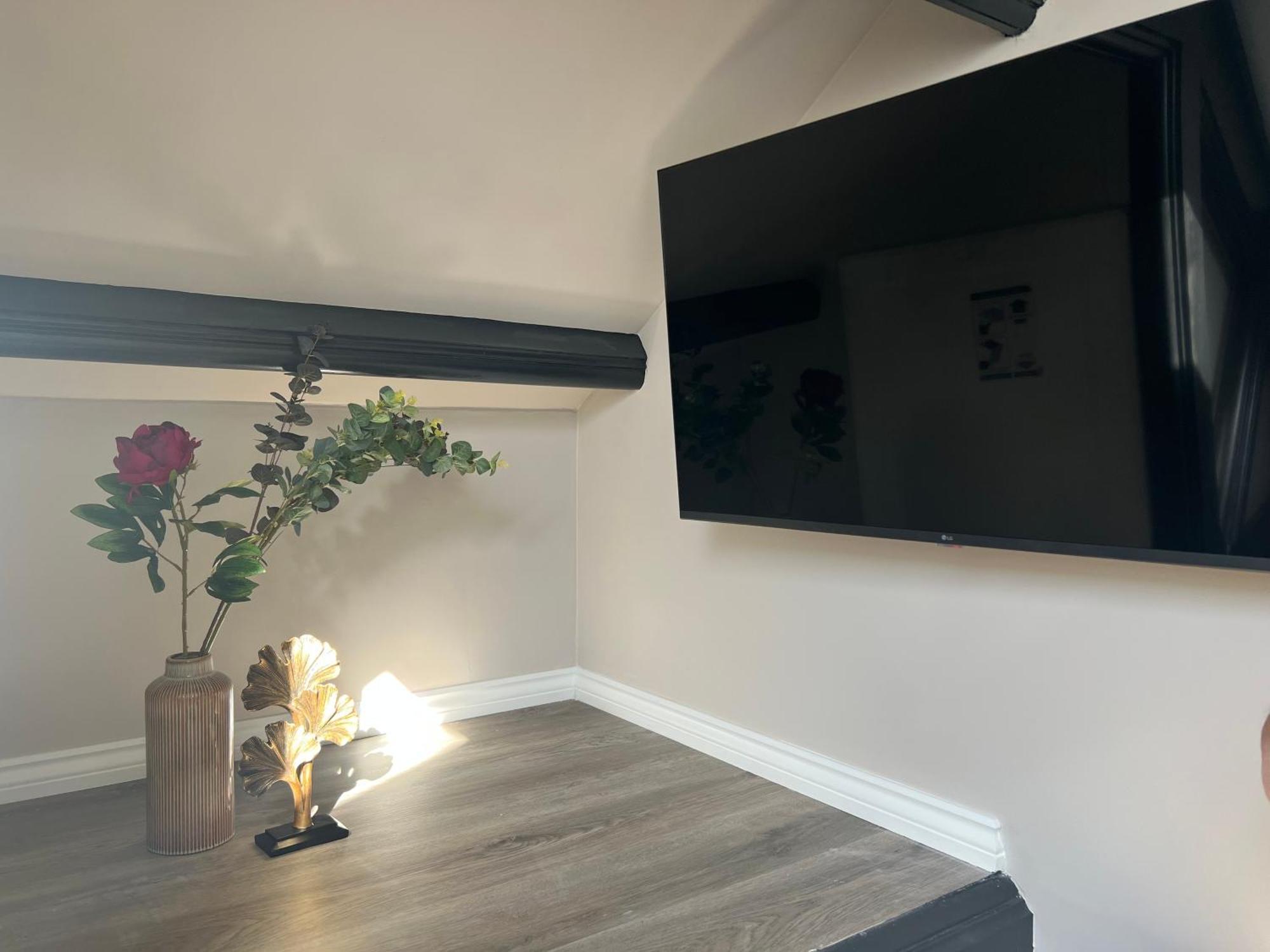 Apartment On The Avenue 4 *